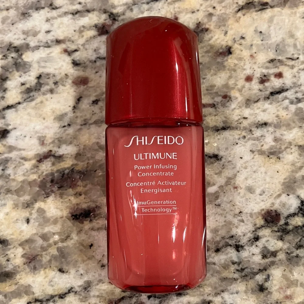 Shiseido Next Stop Ginza 7 Piece Skincare Gift Set Includes Travel Bag New Red